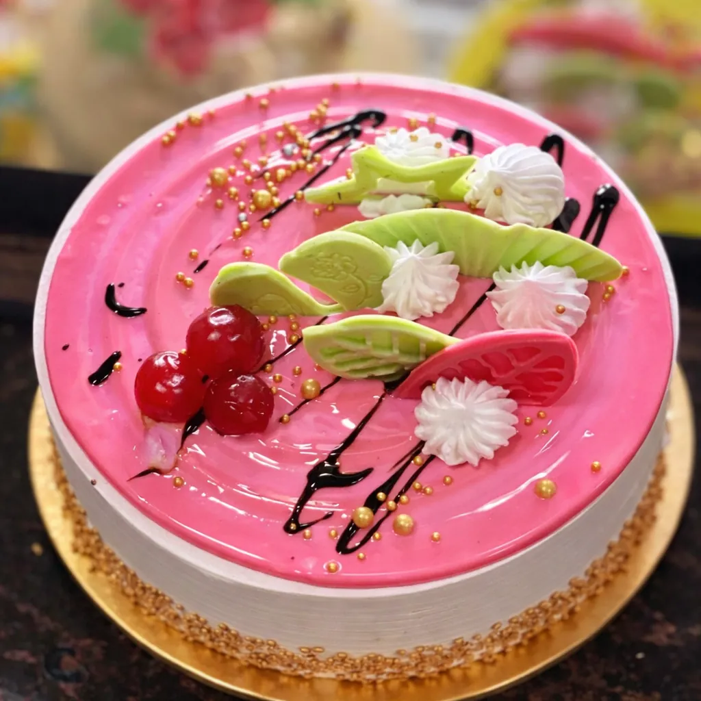 Strawberry Garnish Cake product image